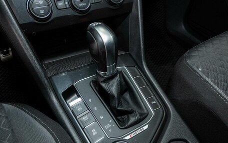 Volkswagen Tiguan II, 2017 год, 2 598 000 рублей, 12 фотография