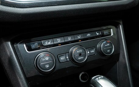 Volkswagen Tiguan II, 2017 год, 2 598 000 рублей, 11 фотография