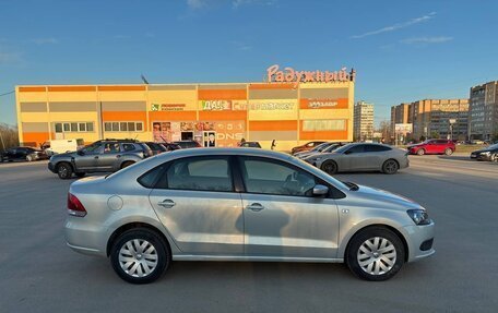 Volkswagen Polo VI (EU Market), 2013 год, 850 000 рублей, 2 фотография