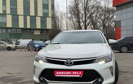 Toyota Camry, 2017 год, 2 250 000 рублей, 10 фотография