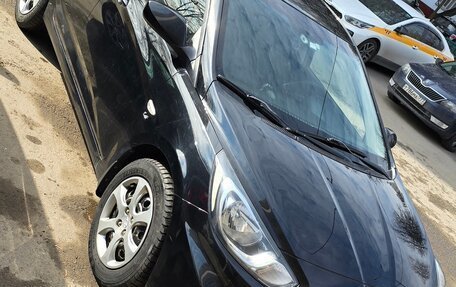 Hyundai Solaris II рестайлинг, 2013 год, 1 100 000 рублей, 1 фотография