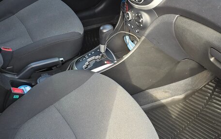 Hyundai Solaris II рестайлинг, 2013 год, 1 100 000 рублей, 16 фотография