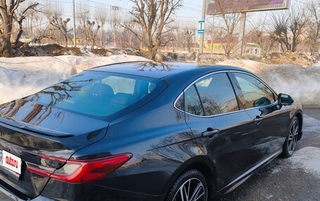 Toyota Camry, 2024 год, 3 650 000 рублей, 2 фотография