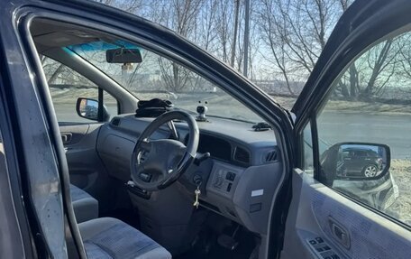 Nissan Liberty, 2001 год, 340 000 рублей, 4 фотография