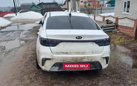 KIA Rio IV, 2018 год, 800 000 рублей, 2 фотография