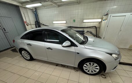 Chevrolet Cruze II, 2010 год, 580 000 рублей, 10 фотография