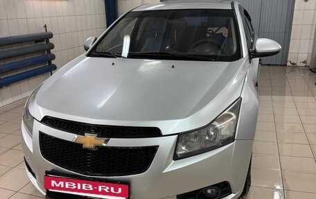 Chevrolet Cruze II, 2010 год, 580 000 рублей, 2 фотография