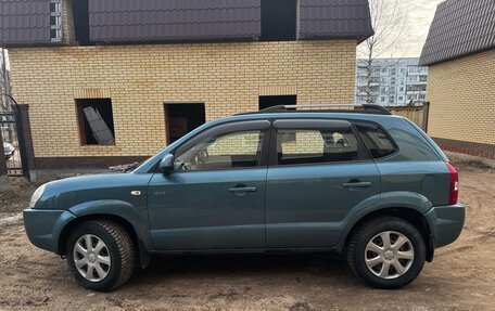 Hyundai Tucson III, 2006 год, 680 000 рублей, 2 фотография