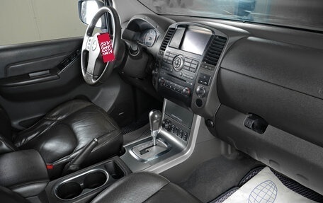 Nissan Navara (Frontier), 2011 год, 1 699 000 рублей, 11 фотография