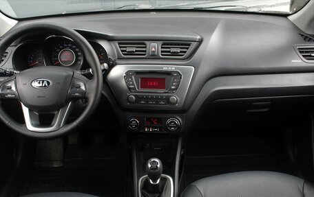 KIA Rio III рестайлинг, 2013 год, 795 000 рублей, 21 фотография