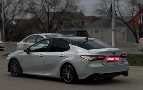 Toyota Camry, 2021 год, 2 450 000 рублей, 8 фотография