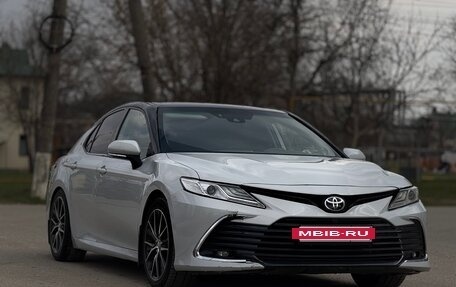 Toyota Camry, 2021 год, 2 450 000 рублей, 4 фотография