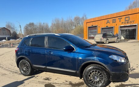Nissan Qashqai, 2010 год, 900 000 рублей, 2 фотография