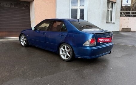 Lexus IS II рестайлинг 2, 1999 год, 580 000 рублей, 9 фотография
