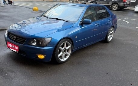 Lexus IS II рестайлинг 2, 1999 год, 580 000 рублей, 2 фотография