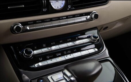 Genesis G90 I рестайлинг, 2016 год, 2 450 000 рублей, 17 фотография