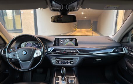 BMW 7 серия, 2017 год, 3 130 000 рублей, 19 фотография