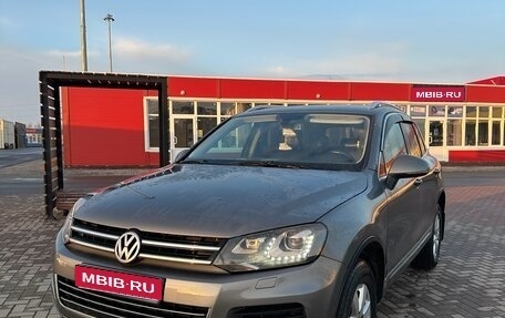 Volkswagen Touareg III, 2011 год, 1 630 000 рублей, 1 фотография
