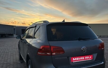 Volkswagen Touareg III, 2011 год, 1 630 000 рублей, 6 фотография