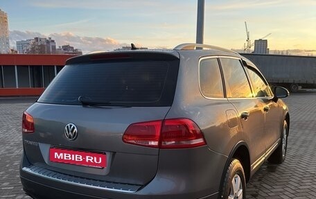 Volkswagen Touareg III, 2011 год, 1 630 000 рублей, 4 фотография
