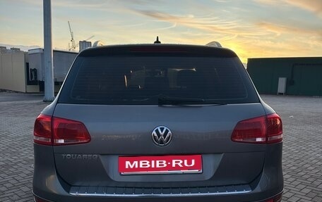 Volkswagen Touareg III, 2011 год, 1 630 000 рублей, 5 фотография