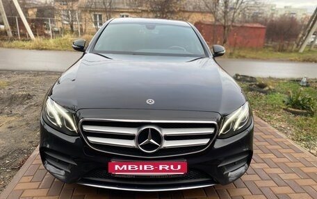 Mercedes-Benz E-Класс, 2019 год, 3 850 000 рублей, 3 фотография