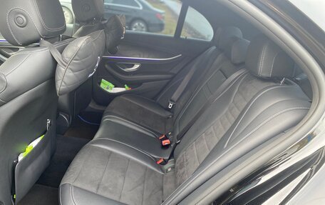 Mercedes-Benz E-Класс, 2019 год, 3 850 000 рублей, 11 фотография