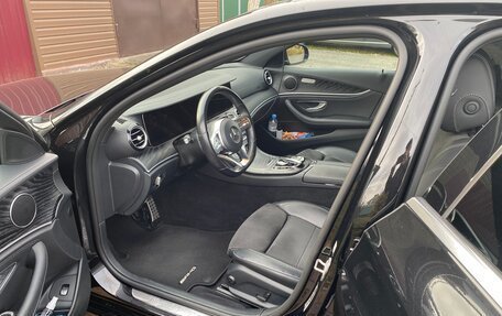 Mercedes-Benz E-Класс, 2019 год, 3 850 000 рублей, 12 фотография