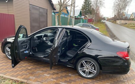 Mercedes-Benz E-Класс, 2019 год, 3 850 000 рублей, 13 фотография