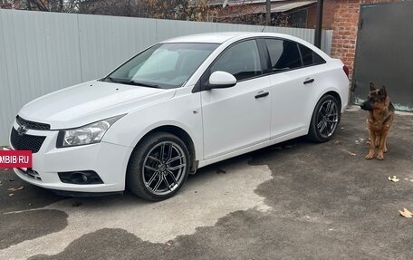 Chevrolet Cruze II, 2010 год, 790 000 рублей, 6 фотография