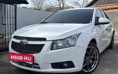 Chevrolet Cruze II, 2010 год, 790 000 рублей, 10 фотография