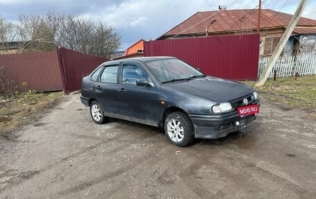 Volkswagen Polo III рестайлинг, 1996 год, 134 000 рублей, 1 фотография