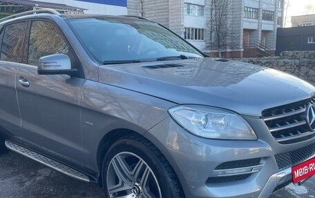 Mercedes-Benz M-Класс, 2012 год, 3 000 000 рублей, 2 фотография