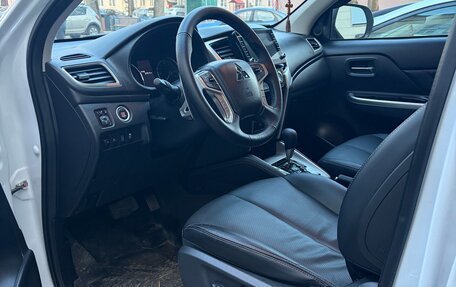 Mitsubishi L200 IV рестайлинг, 2023 год, 3 800 000 рублей, 6 фотография