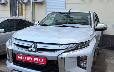 Mitsubishi L200 IV рестайлинг, 2023 год, 3 800 000 рублей, 2 фотография