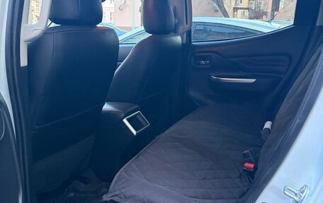 Mitsubishi L200 IV рестайлинг, 2023 год, 3 800 000 рублей, 7 фотография