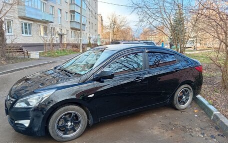 Hyundai Solaris II рестайлинг, 2015 год, 1 000 000 рублей, 3 фотография