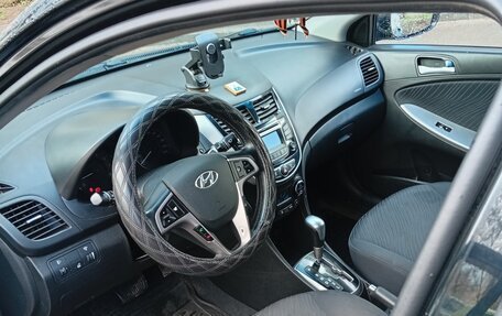 Hyundai Solaris II рестайлинг, 2015 год, 1 000 000 рублей, 7 фотография