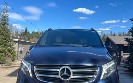 Mercedes-Benz V-Класс, 2019 год, 6 300 000 рублей, 1 фотография