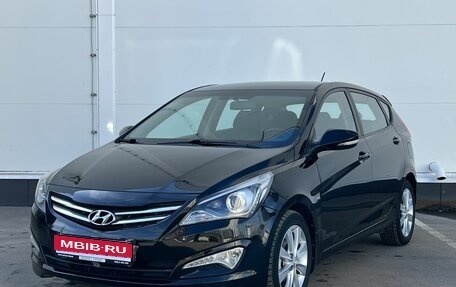 Hyundai Solaris II рестайлинг, 2015 год, 1 225 000 рублей, 1 фотография