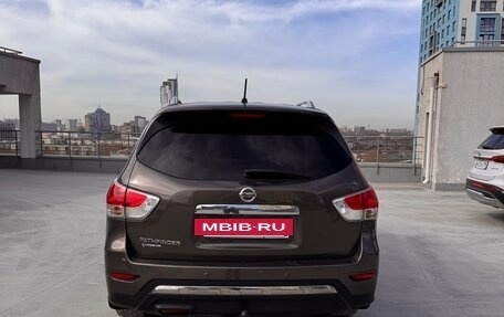 Nissan Pathfinder, 2015 год, 2 600 000 рублей, 4 фотография