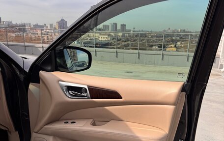 Nissan Pathfinder, 2015 год, 2 600 000 рублей, 11 фотография