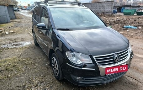 Volkswagen Touran III, 2010 год, 590 000 рублей, 5 фотография