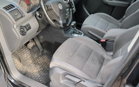 Volkswagen Touran III, 2010 год, 590 000 рублей, 10 фотография