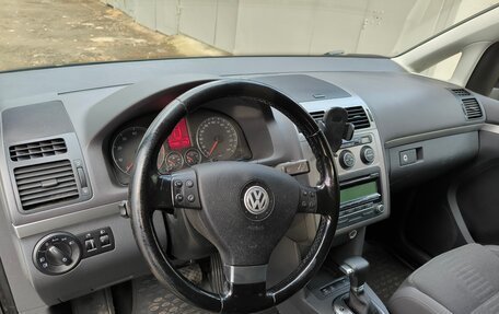 Volkswagen Touran III, 2010 год, 590 000 рублей, 13 фотография