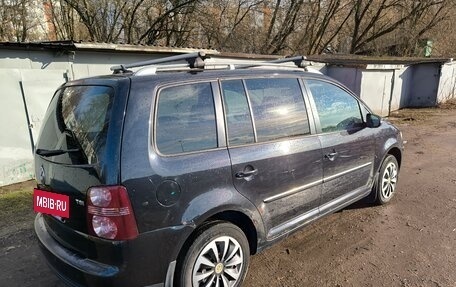 Volkswagen Touran III, 2010 год, 590 000 рублей, 11 фотография