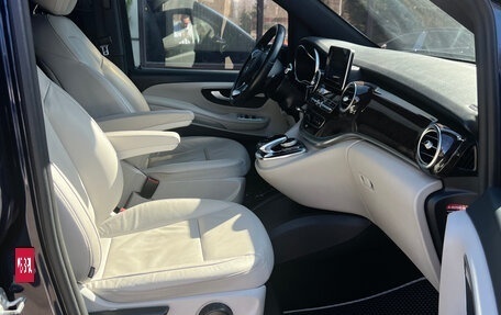 Mercedes-Benz V-Класс, 2019 год, 6 300 000 рублей, 12 фотография