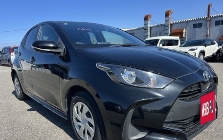 Toyota Yaris, 2022 год, 800 000 рублей, 5 фотография