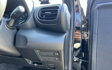 Toyota Yaris, 2022 год, 800 000 рублей, 18 фотография