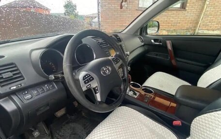 Toyota Highlander III, 2012 год, 2 000 000 рублей, 6 фотография